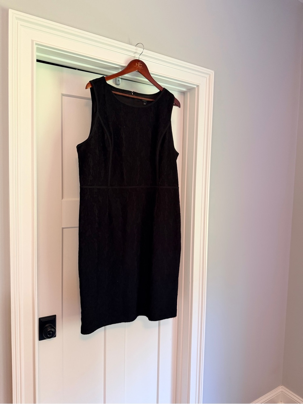 Classic Black Sleeveless Sheath Dress